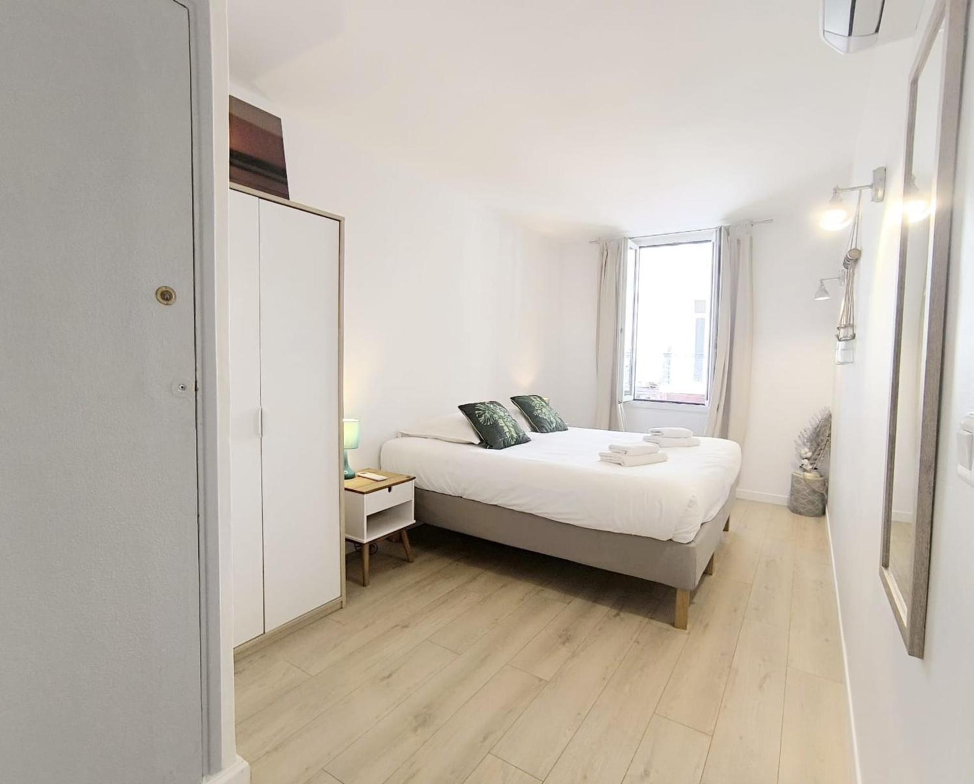 2 Bedrooms 2 Bathrooms 1 Min Palais & Beaches Apartment Cannes