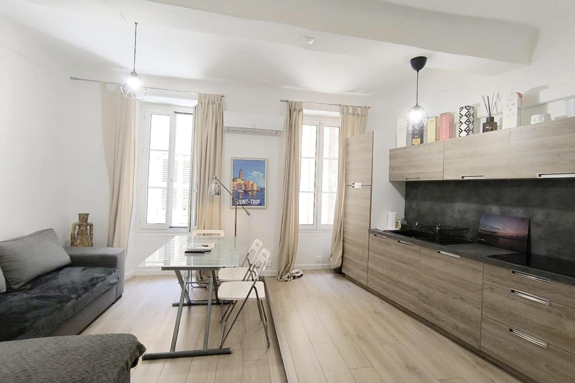 Apartment 2 Bedrooms 2 Bathrooms 1 Min Palais & Beaches Cannes