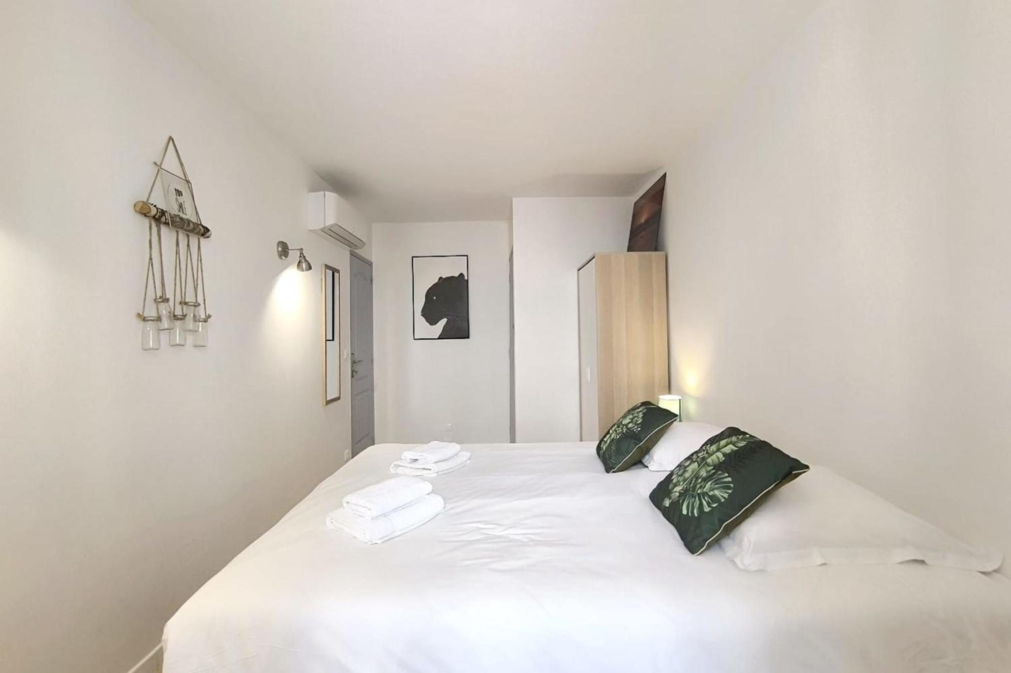 2 Bedrooms 2 Bathrooms 1 Min Palais & Beaches * Cannes
